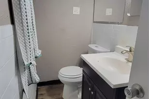 8720 Marcella Ave, Bel-Ridge, MO 63121 - Photo 9