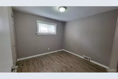 8720 Marcella Avenue, Bel-Ridge, MO 63121 - Photo 7