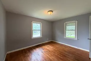 10711 St Henry Ln, Saint Ann, MO 63074 - Photo 7