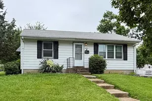 10711 St Henry Ln, Saint Ann, MO 63074 - Photo 1