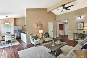 11858 Villa Dorado Dr, Saint Louis, MO 63146 - Photo 9