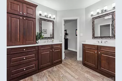 890 Warwick Lane, Glendale, MO 63122 - Photo 21
