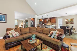 890 Warwick Ln, Glendale, MO 63122 - Photo 9