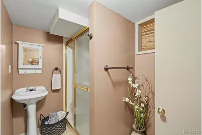 206 N Castello Street, Florissant, MO 63031 - Photo 29