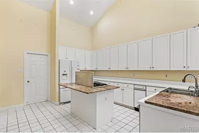 13052 Pembrooke Valley Court, Town and Country, MO 63141 - Photo 31