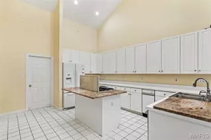13052 Pembrooke Valley Ct, Town and Country, MO 63141 - Photo 31
