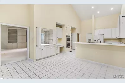 13052 Pembrooke Valley Court, Town and Country, MO 63141 - Photo 29