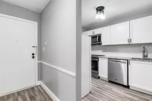 1251 Guelbreth Lane, Saint Louis, MO 63146 - Photo 7