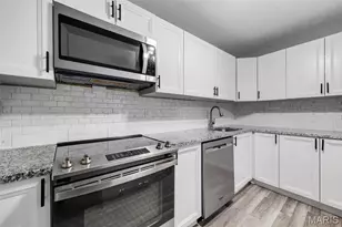 1251 Guelbreth Lane, Saint Louis, MO 63146 - Photo 9