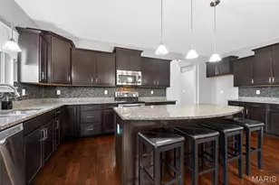141 Central Park Ave, Wentzville, MO 63385 - Photo 9