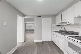 1000 Wild Cherry Ln, University City, MO 63130 - Photo 15