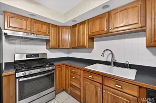 7225 Clayton Rd, Saint Louis, MO 63117 - Photo 11