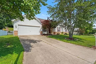 540 Crown Passage Dr, Saint Charles, MO 63303 - Photo 3