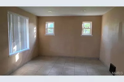 2731 Telegraph Road, Mehlville, MO 63125 - Photo 11