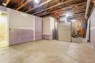 1024 Bates St, Saint Louis, MO 63111 - Photo 25
