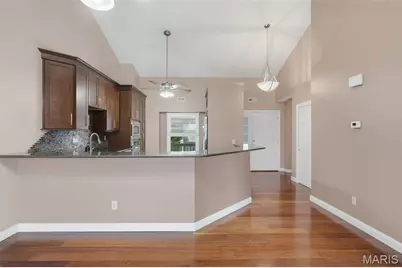 7312 Woodlawn Colonial Lane, Shrewsbury, MO 63119 - Photo 5