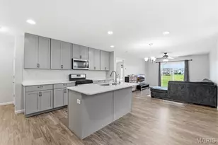 428 Copperfield Ct, Saint Charles, MO 63301 - Photo 5