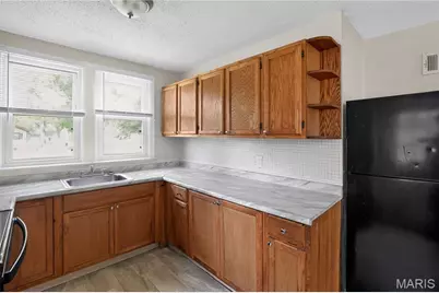 25 Barcelona Avenue, Saint Louis, MO 63138 - Photo 9
