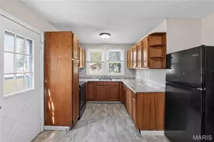 25 Barcelona Ave, Saint Louis, MO 63138 - Photo 11
