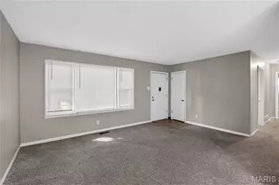 1037 Forestwood Dr, Saint Louis, MO 63135 - Photo 13