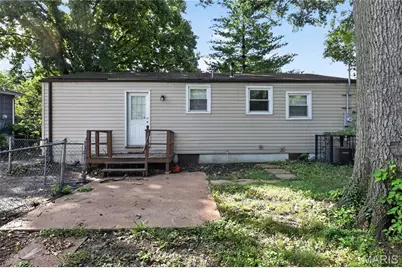 1037 Forestwood Drive, Saint Louis, MO 63135 - Photo 9