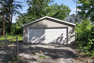 1037 Forestwood Dr, Saint Louis, MO 63135 - Photo 7
