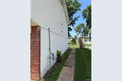 17 Saint Lawrence Drive, Ballwin, MO 63021 - Photo 37