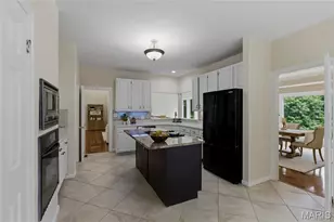 1600 Baxter Forest Ridge Ct, Chesterfield, MO 63005 - Photo 7