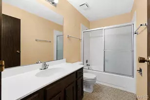 12787 Parkway Estates Dr, Saint Louis, MO 63146 - Photo 13