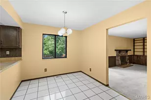 12787 Parkway Estates Dr, Saint Louis, MO 63146 - Photo 7