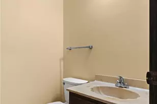 12787 Parkway Estates Dr, Saint Louis, MO 63146 - Photo 9