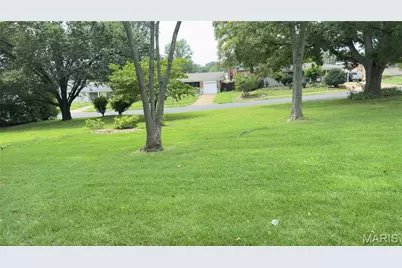660 Herbst Drive, Florissant, MO 63031 - Photo 1