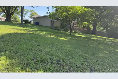 660 Herbst Drive, Florissant, MO 63031 - Photo 7