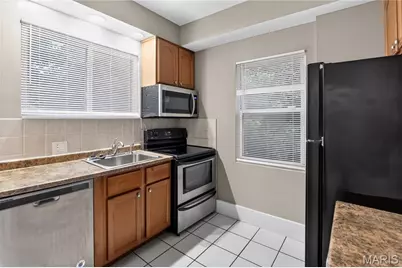 216 Harrison Avenue, Saint Louis, MO 63135 - Photo 9
