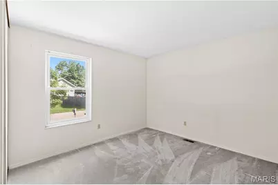 12190 Rain Hollow Court, Maryland Heights, MO 63043 - Photo 11