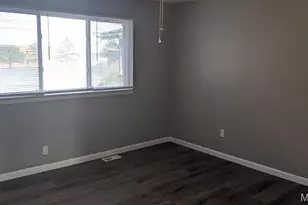 9421 Stansberry Ave, Saint Louis, MO 63134 - Photo 5