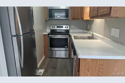 9421 Stansberry Avenue, Saint Louis, MO 63134 - Photo 7
