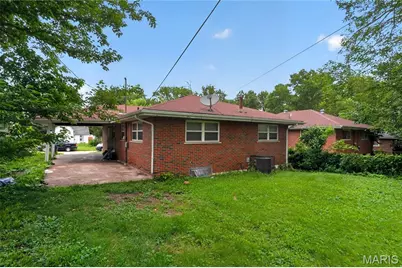 8808 Cherrywood Lane, Jennings, MO 63136 - Photo 17