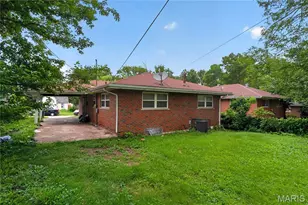8808 Cherrywood Ln, Jennings, MO 63136 - Photo 17