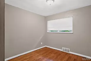 8808 Cherrywood Ln, Jennings, MO 63136 - Photo 11