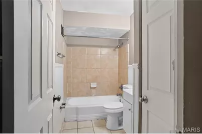 8808 Cherrywood Lane, Jennings, MO 63136 - Photo 13