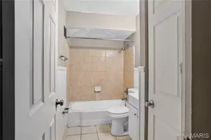 8808 Cherrywood Ln, Jennings, MO 63136 - Photo 13