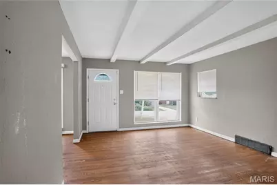 8808 Cherrywood Lane, Jennings, MO 63136 - Photo 5