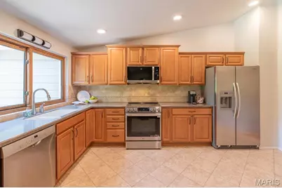 354 Greenbriar Lane, Ballwin, MO 63011 - Photo 9