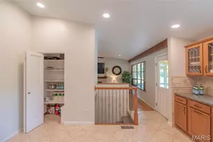 354 Greenbriar Ln, Ballwin, MO 63011 - Photo 7