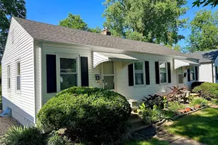 10217 St Katherine Ln, Saint Ann, MO 63074 - Photo 3