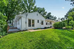 223 Woodridge Rd, Kirkwood, MO 63122 - Photo 3