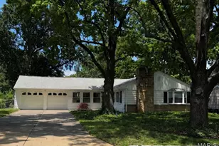 223 Woodridge Rd, Kirkwood, MO 63122 - Photo 1