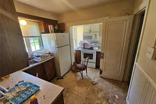8211 Madison Ave, Saint Louis, MO 63114 - Photo 5