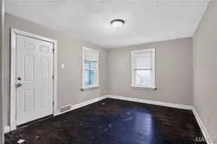 8211 Madison Ave, Saint Louis, MO 63114 - Photo 11